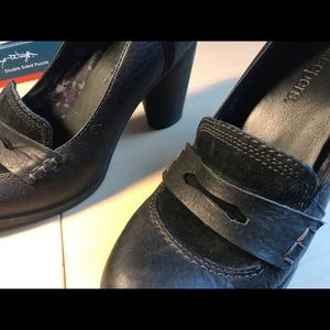 Leather platform loafers